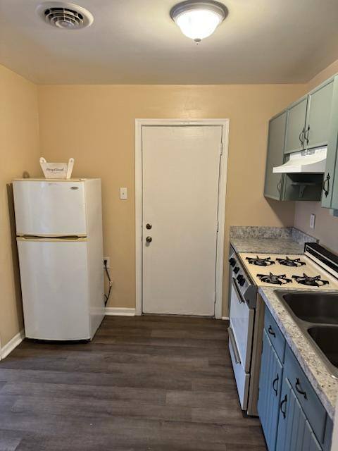 Apartment for rent at 130 S Railroad St #B, Hanover, PA 17331