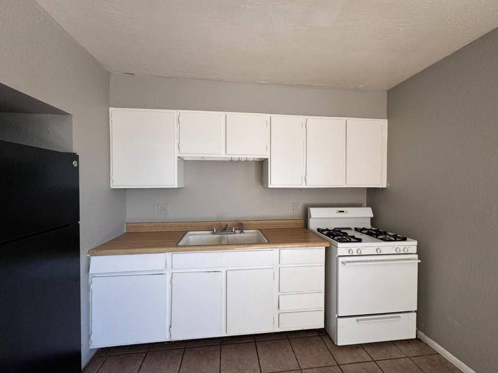 Apartment for rent at 10016 N 14th St #2, Phoenix, AZ 85020