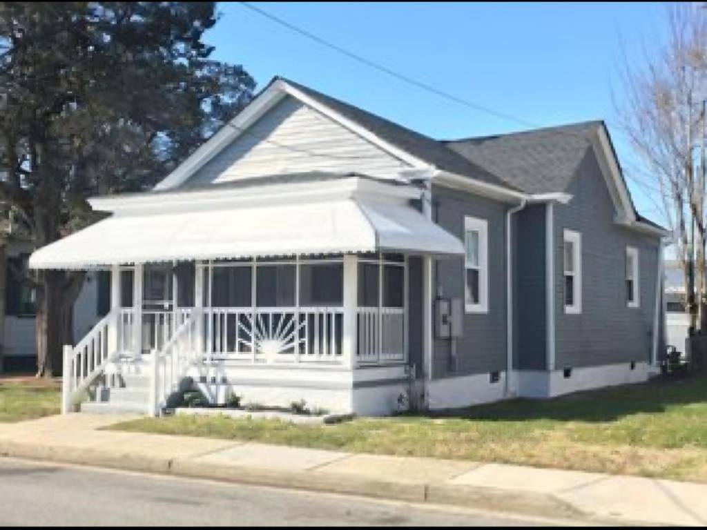 House for rent at 1450 Mount Vernon Ave, Portsmouth, VA 23707