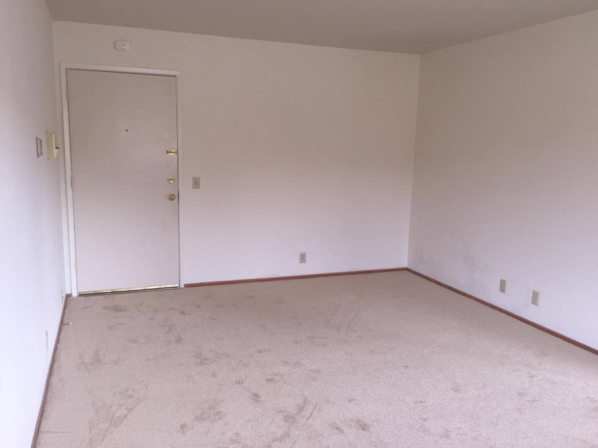 Apartment for rent at 100 Elm St #17, San Mateo, CA 94401