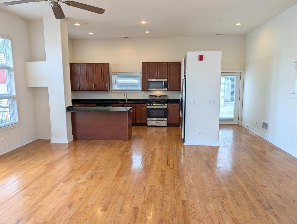 Apartment for rent at 2100 Greenwood #211, Evanston, IL 60201