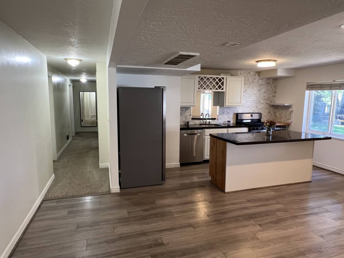 Apartment for rent at 1219 E Bridle Trail Rd, Draper, UT 84020
