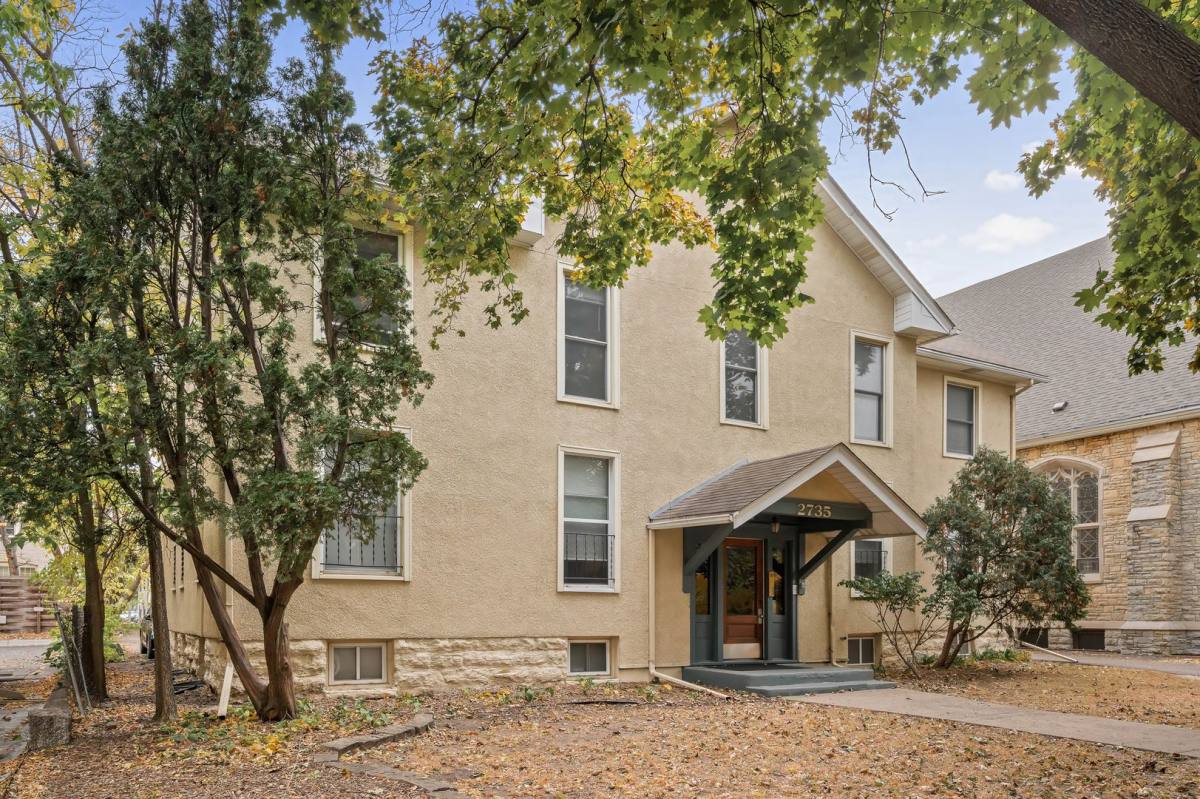 Apartment for rent at 2735 Humboldt Ave S, Minneapolis, MN 55408