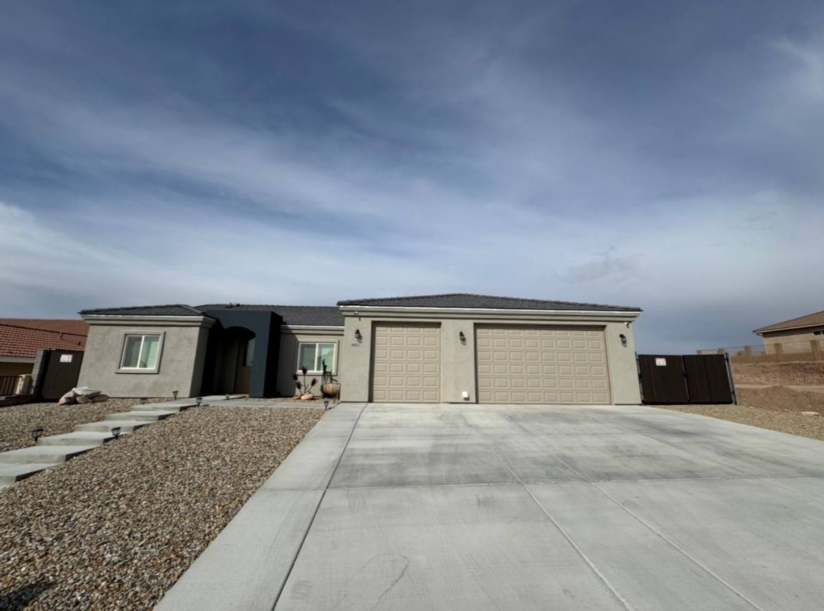 House for rent at 3471 Sunglow Rd, Fort Mohave, AZ 86426