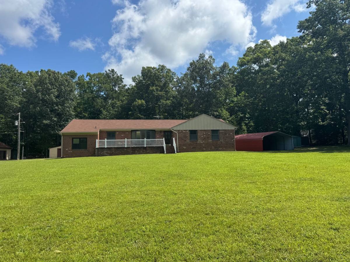 House for rent at 10200 Graves Rd, Petersburg, VA 23803