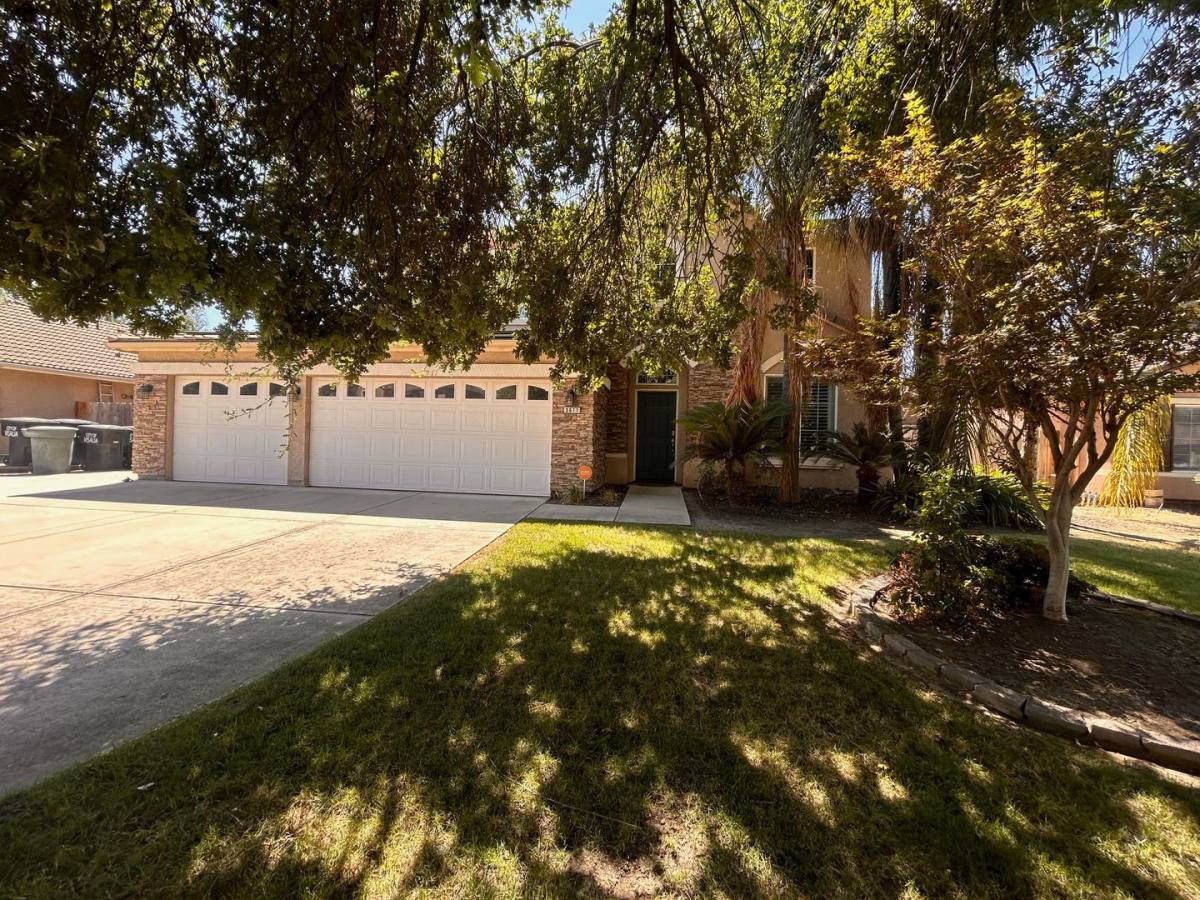 House for rent at 3611 N Carson St, Visalia, CA 93291