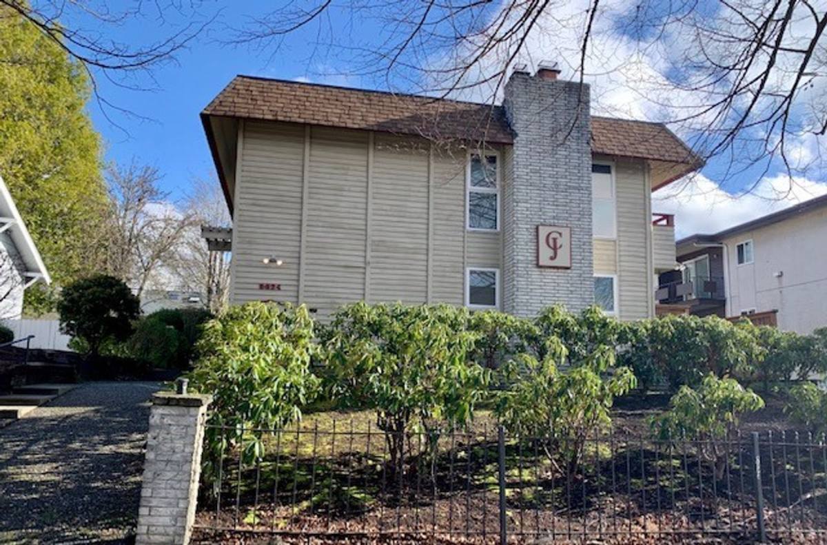 Apartment for rent at 5624 California Ave SW, Seattle, WA 98136