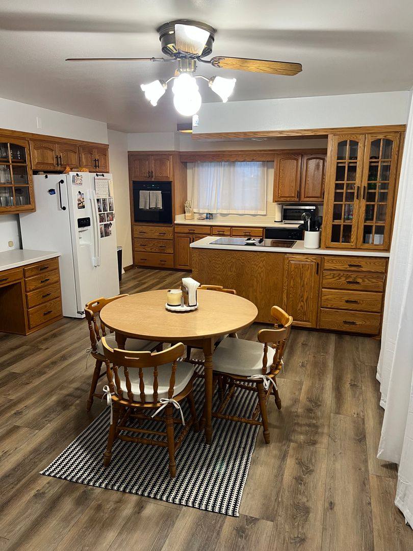 House for rent at 645 190th Ave, Pella, IA 50219