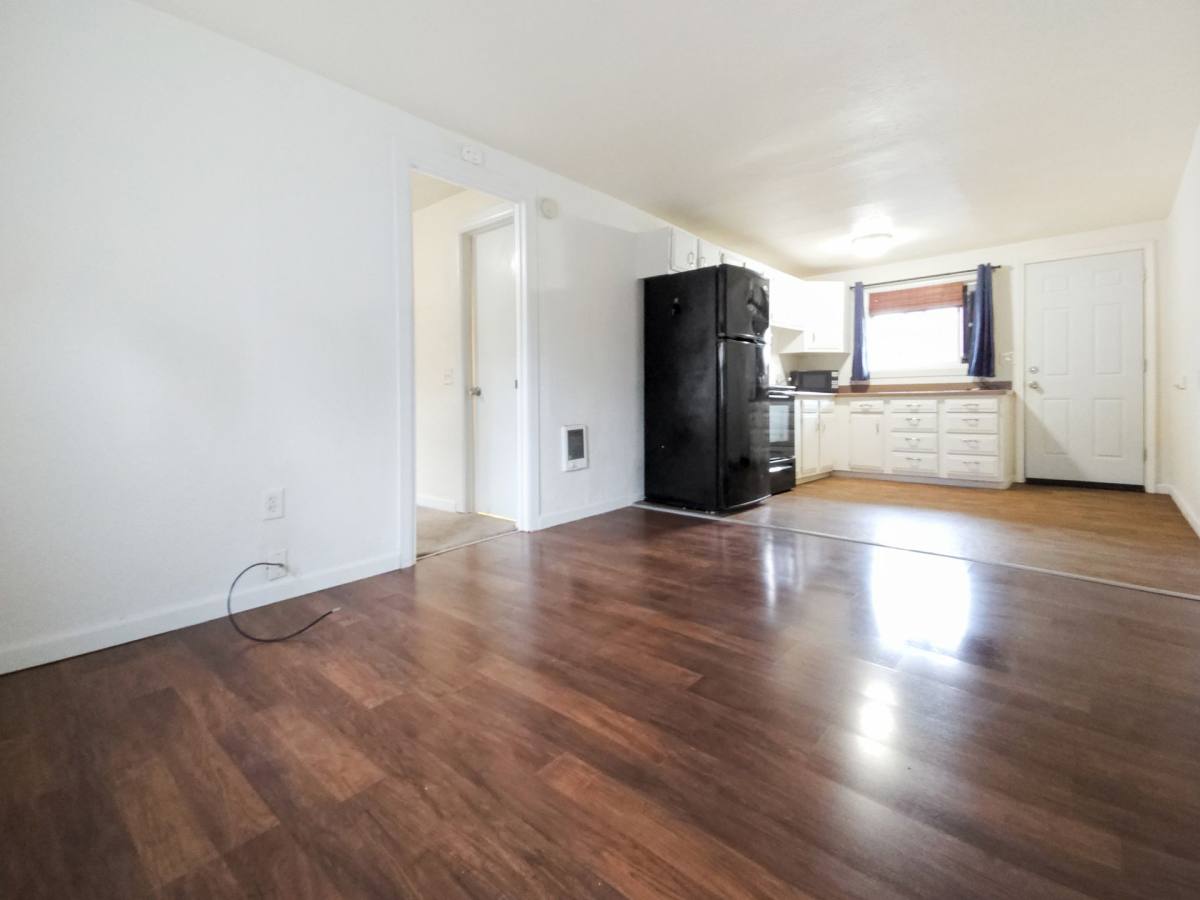 Apartment for rent at 209 W James St, Kent, WA 98032