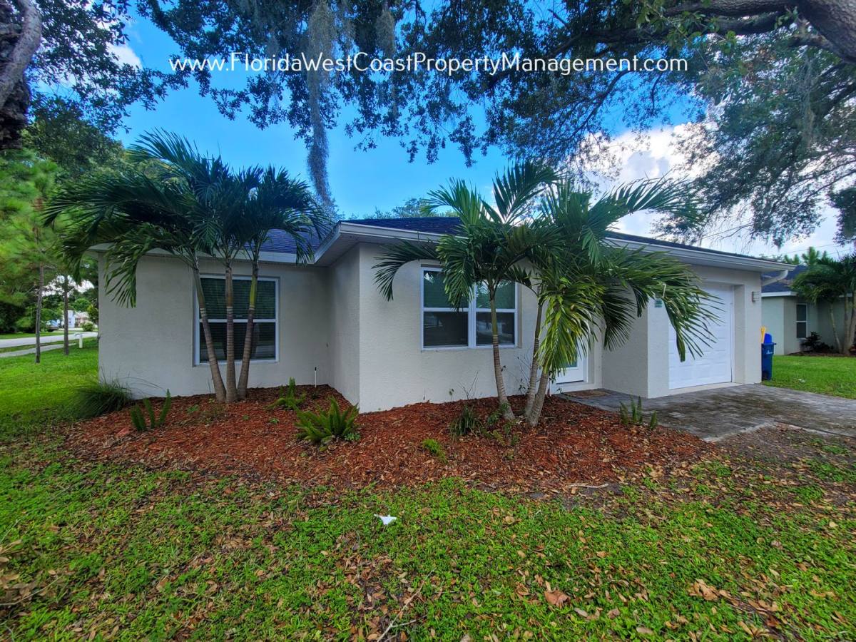 House for rent at 2880 S Shade Ave, Sarasota, FL 34239