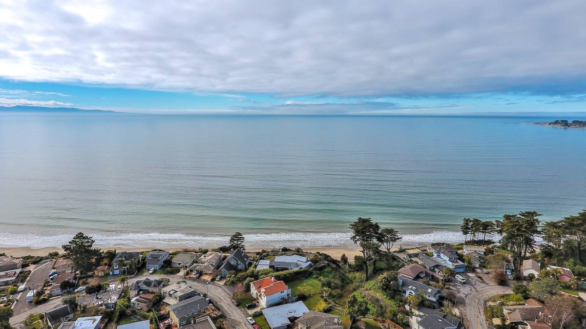 Apartment for rent at 231 A & B Mar Vista Dr, Aptos, CA 95003