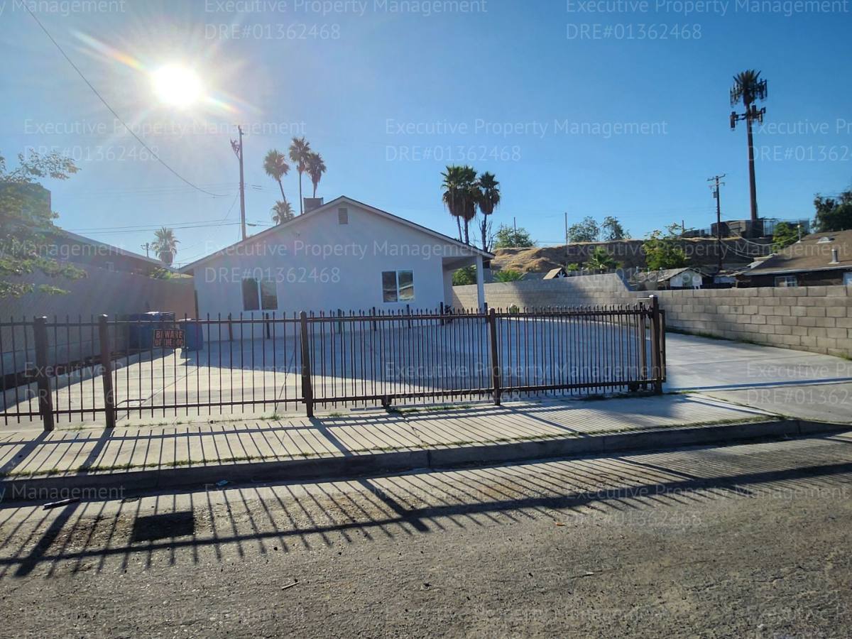 House for rent at 2319 Gurley St, Bakersfield, CA 93305