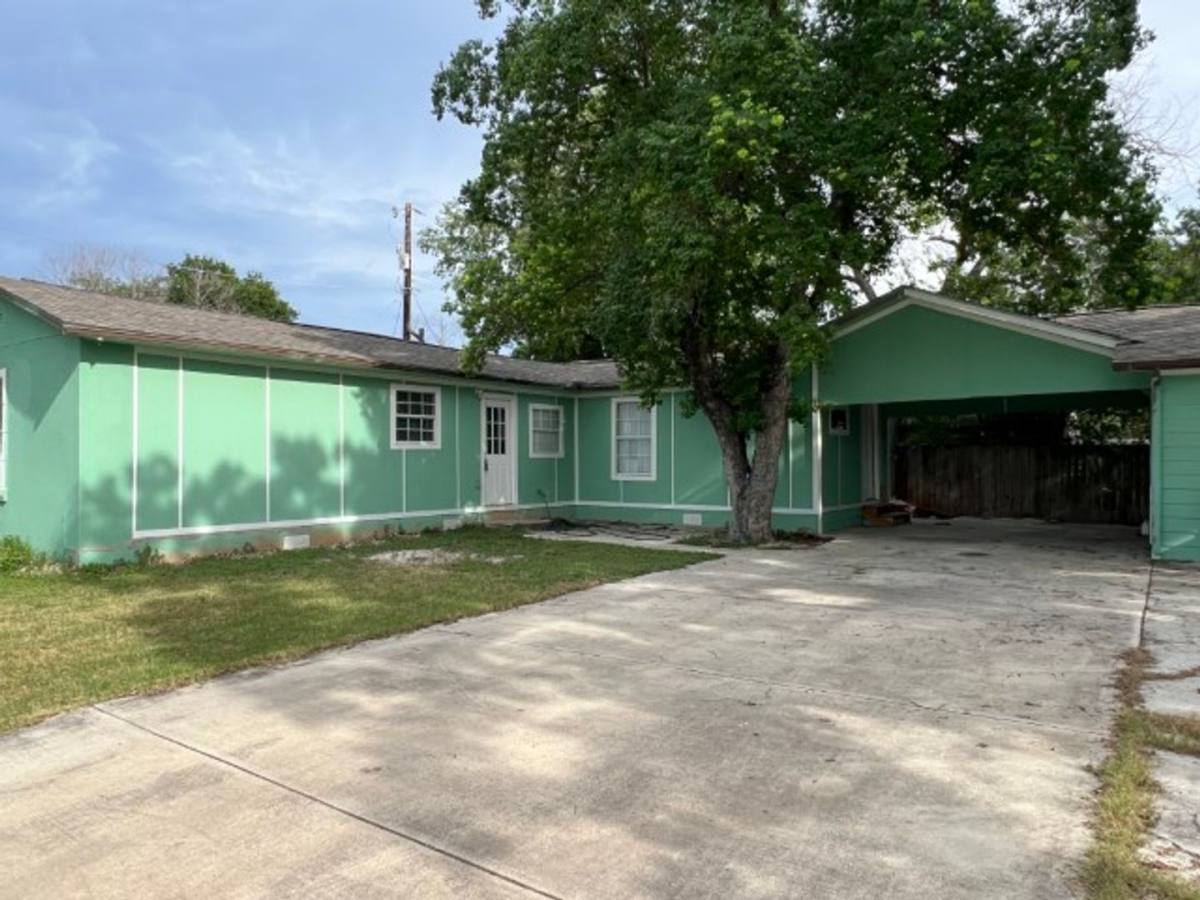 House for rent at 163 Day Rd, San Antonio, TX 78210