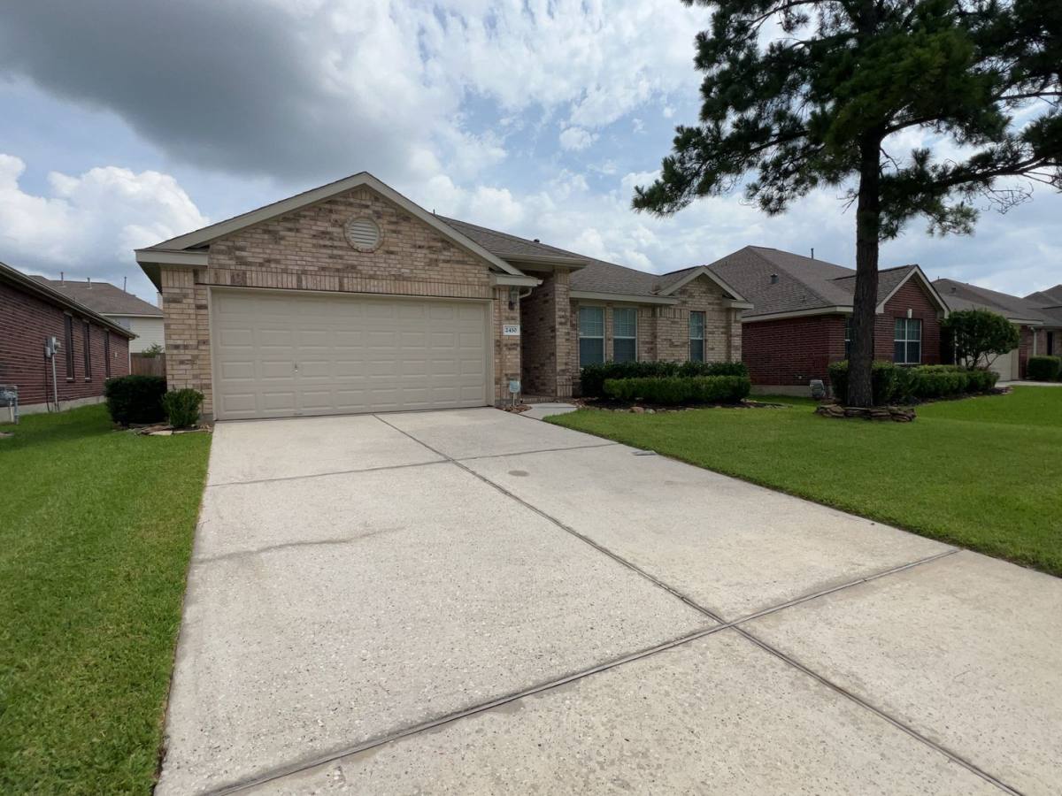 House for rent at 2430 Floral Ridge Dr, Spring, TX 77388