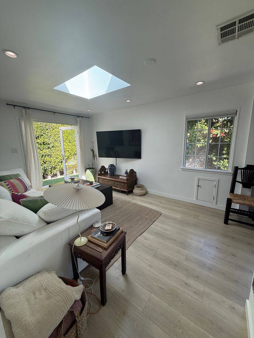 Apartment for rent at 2030 Ocean Park Blvd, Santa Monica, CA 90405