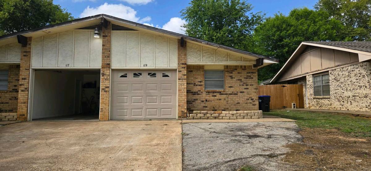Townhouse for rent at 119 Queens Court, Longview, TX 75604
