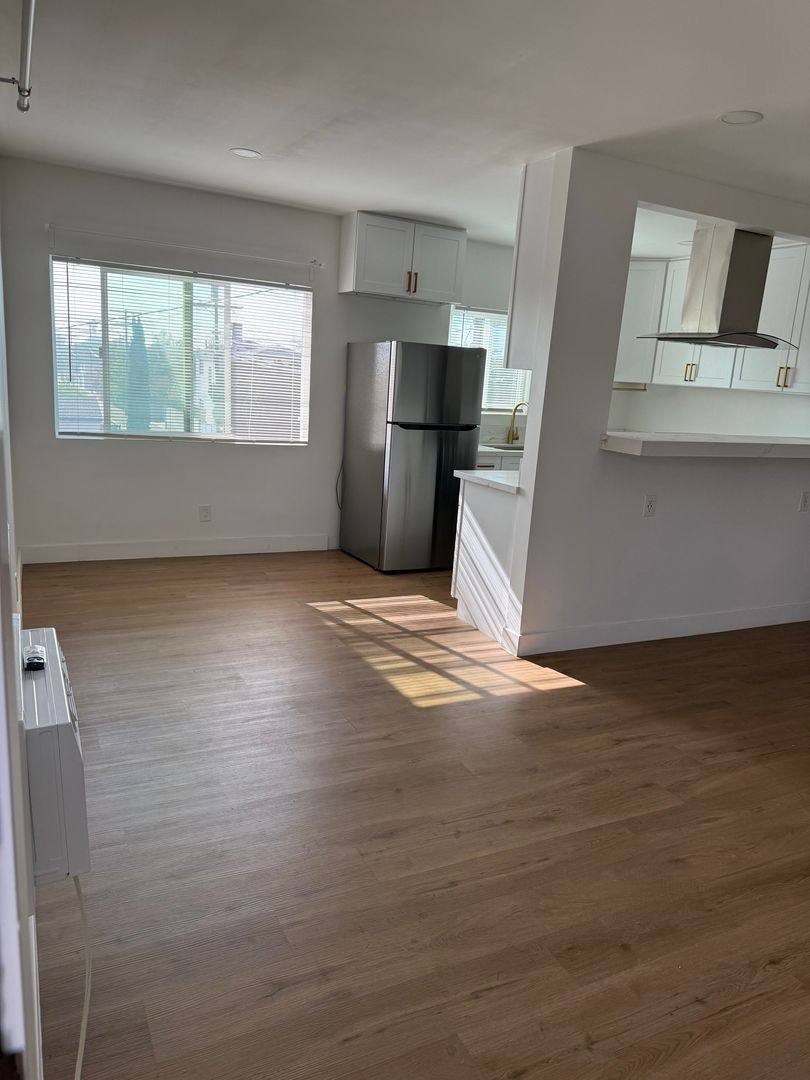 Apartment for rent at 8241 Whitsett Ave, North Hollywood, CA 91605