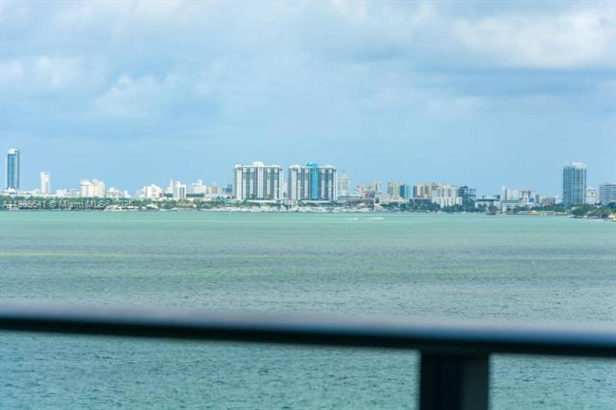 Apartment for rent at 650 NE 32nd St, Miami, FL 33137