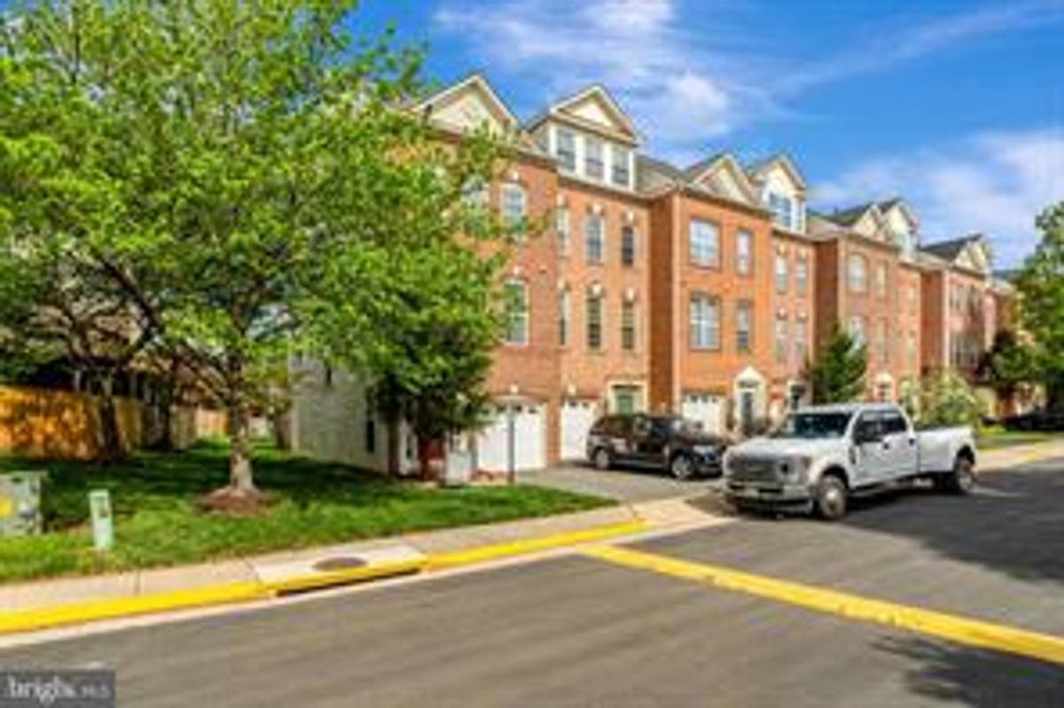 Townhouse for rent at 13051 Park Crescent Circle, Herndon, VA 20171