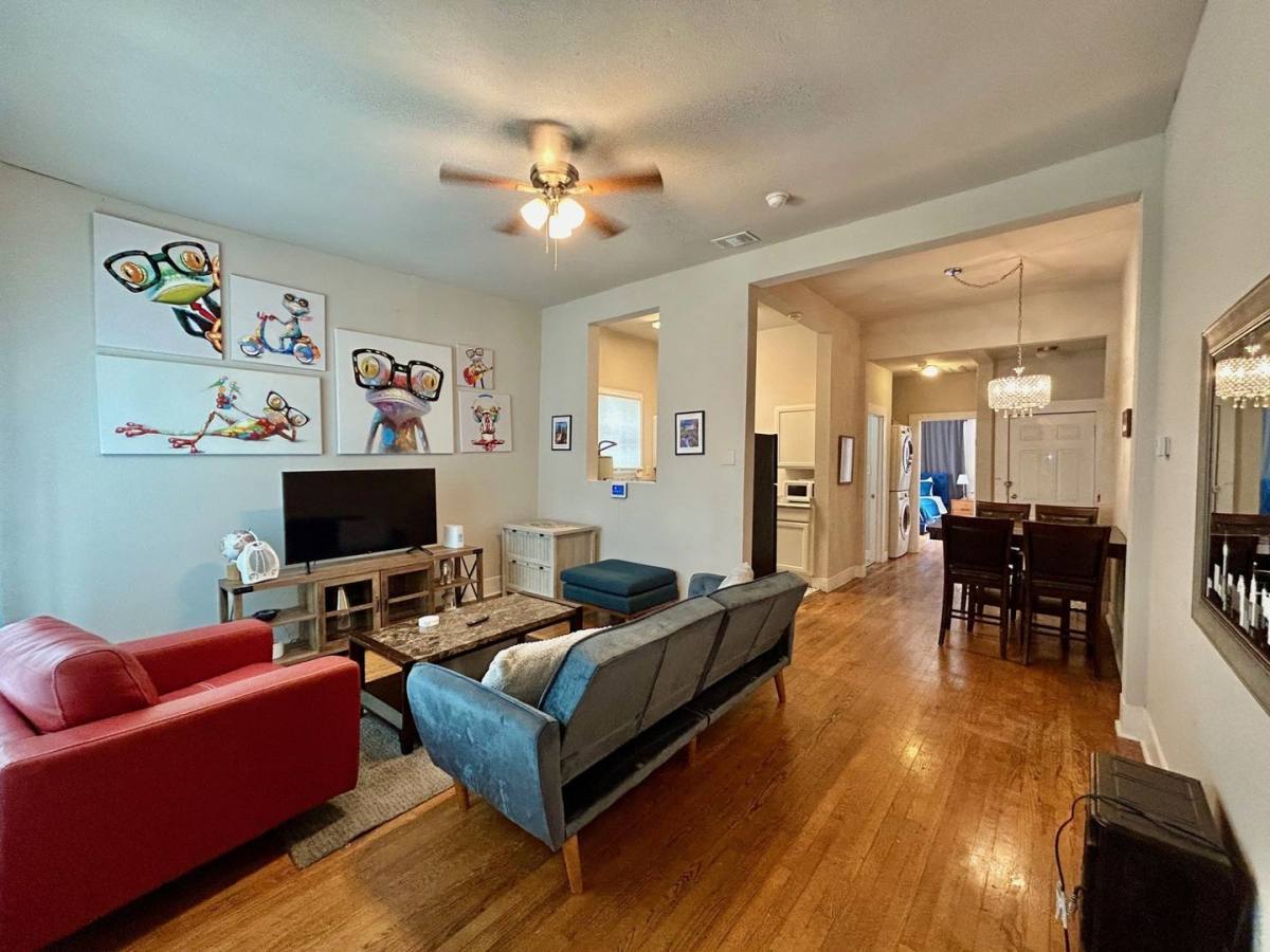 Apartment for rent at 404 E Carson, San Antonio, TX 78208
