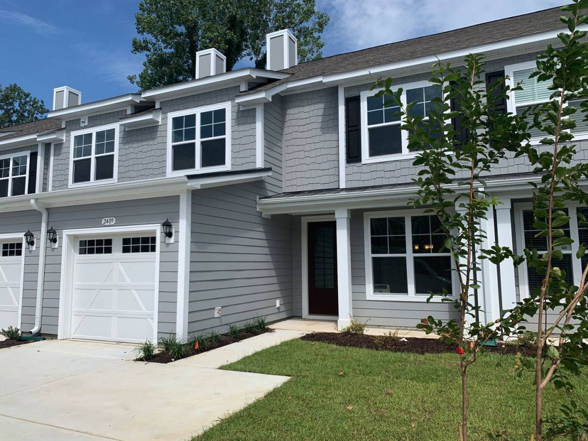 Townhouse for rent at 2409 Thoroughfare Dr, North Myrtle Beach, SC 29582