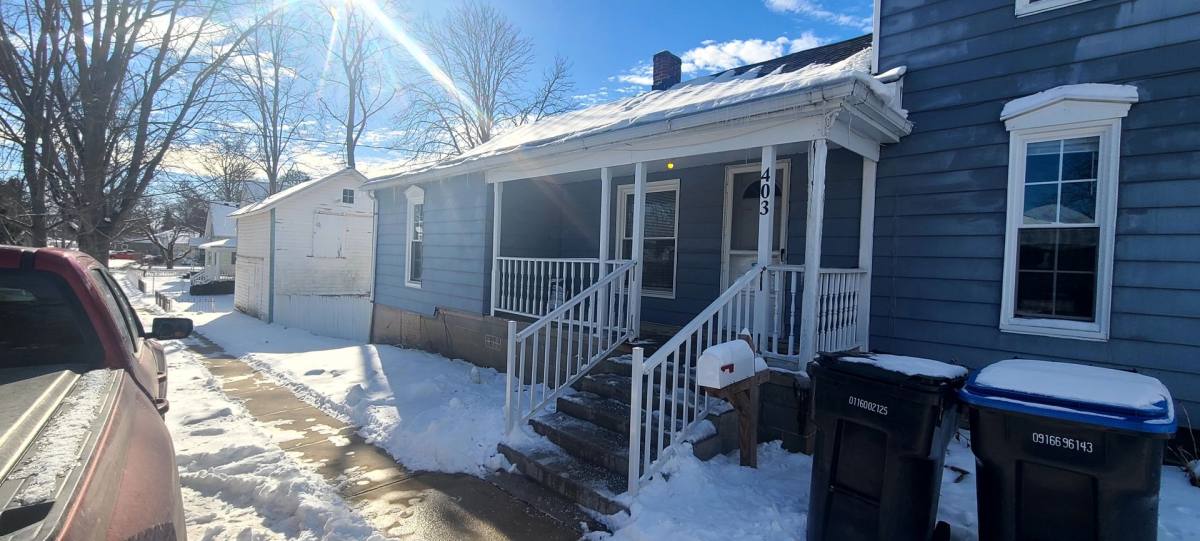 Apartment for rent at 405 W Washington St, Howell, MI 48843