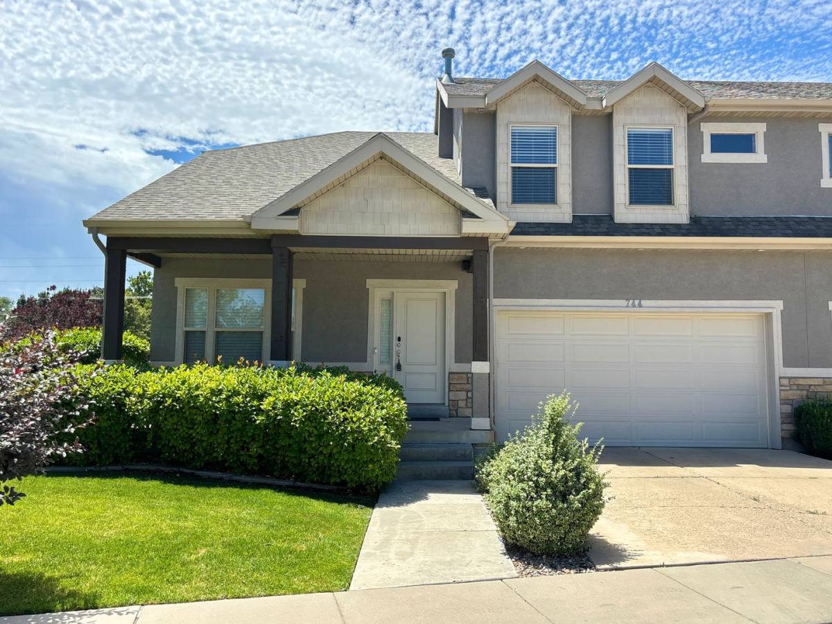 House for rent at 744 E Woodleaf Way, Sandy, UT 84094