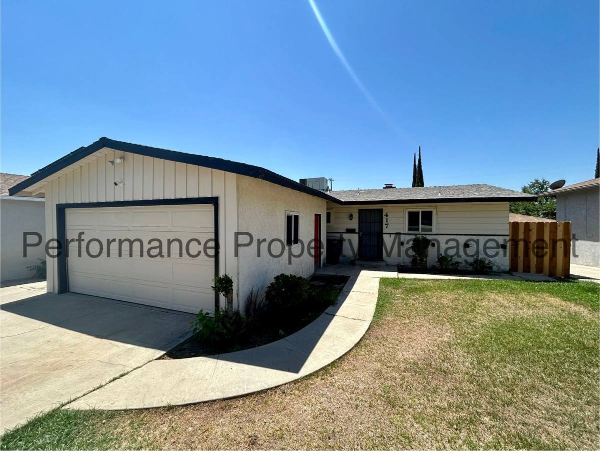 House for rent at 417 Poplar Ave, Bakersfield, CA 93305