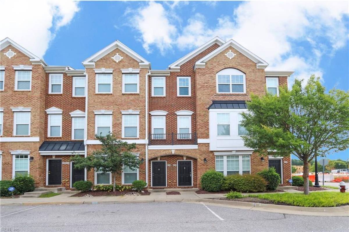 Townhouse for rent at 622 Claire Lane, Newport News, VA 23602