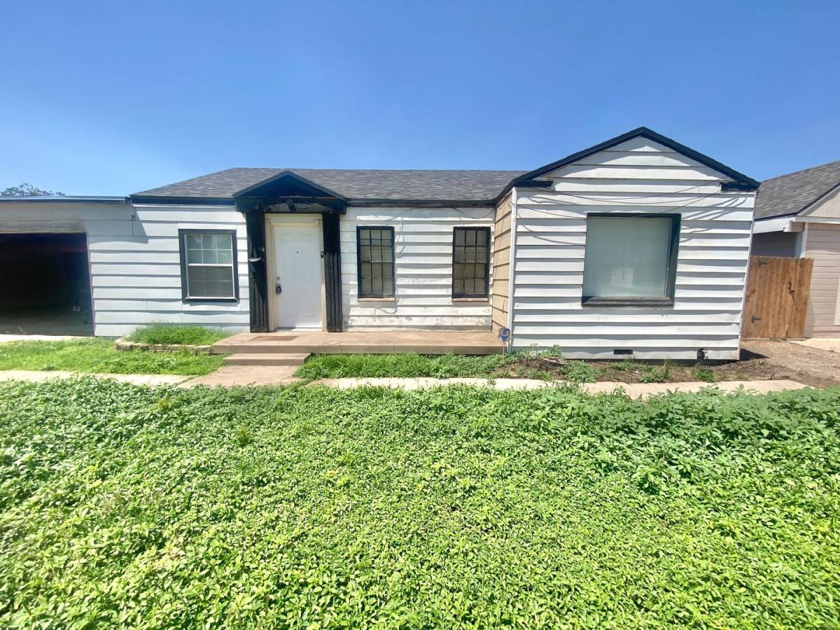 Apartment for rent at 3420 27th St, Lubbock, TX 79410