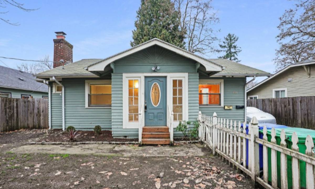 House for rent at 8925 NE Sandy Blvd, Portland, OR 97220