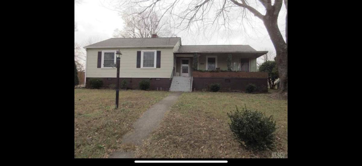 House for rent at 1277 11th St NW, Hickory, NC 28601
