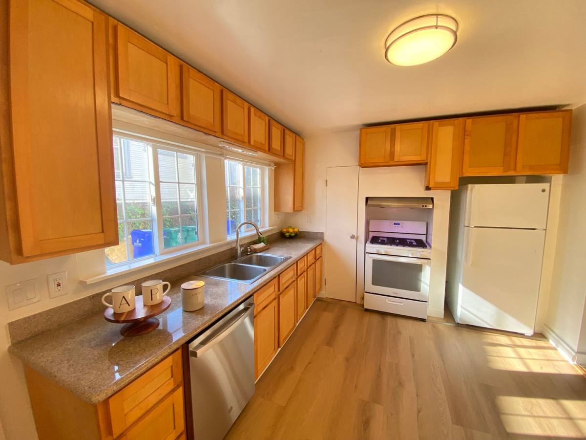 Apartment for rent at 3504 & 3506 Magnolia St, Emeryville, CA 94608