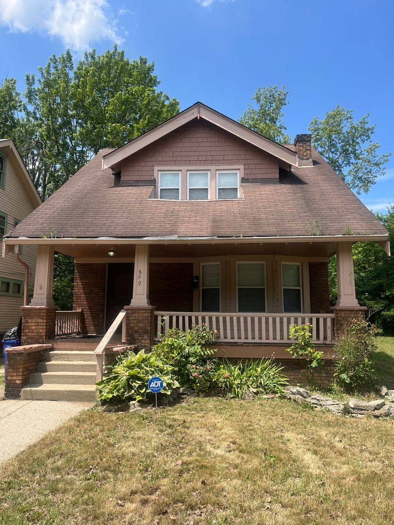 House for rent at 890 E 143rd St, Cleveland, OH 44110