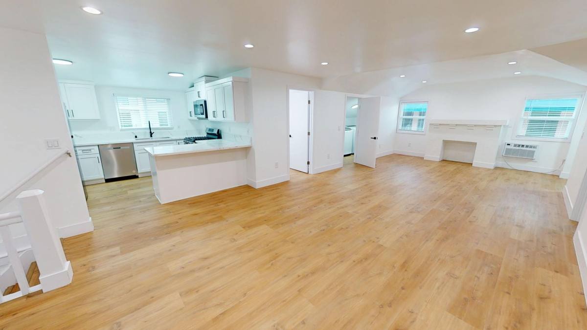 Apartment for rent at 3701 W 9th St, Los Angeles, CA 90019