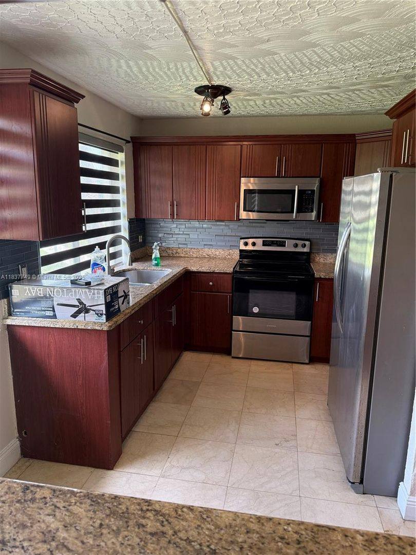 Condo for rent at 600 NW 214th St, Miami, FL 33169