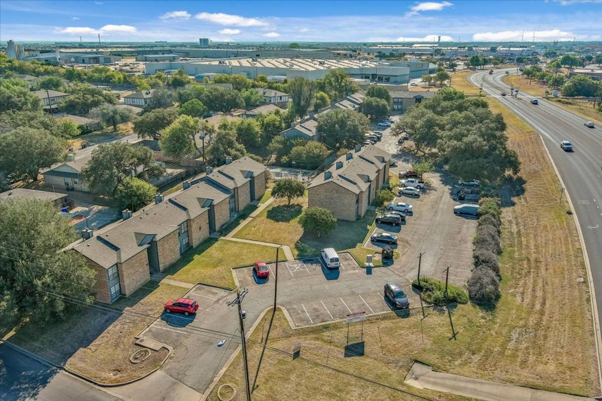 Apartment for rent at 8824 Old McGregor Rd, Woodway, TX 76712