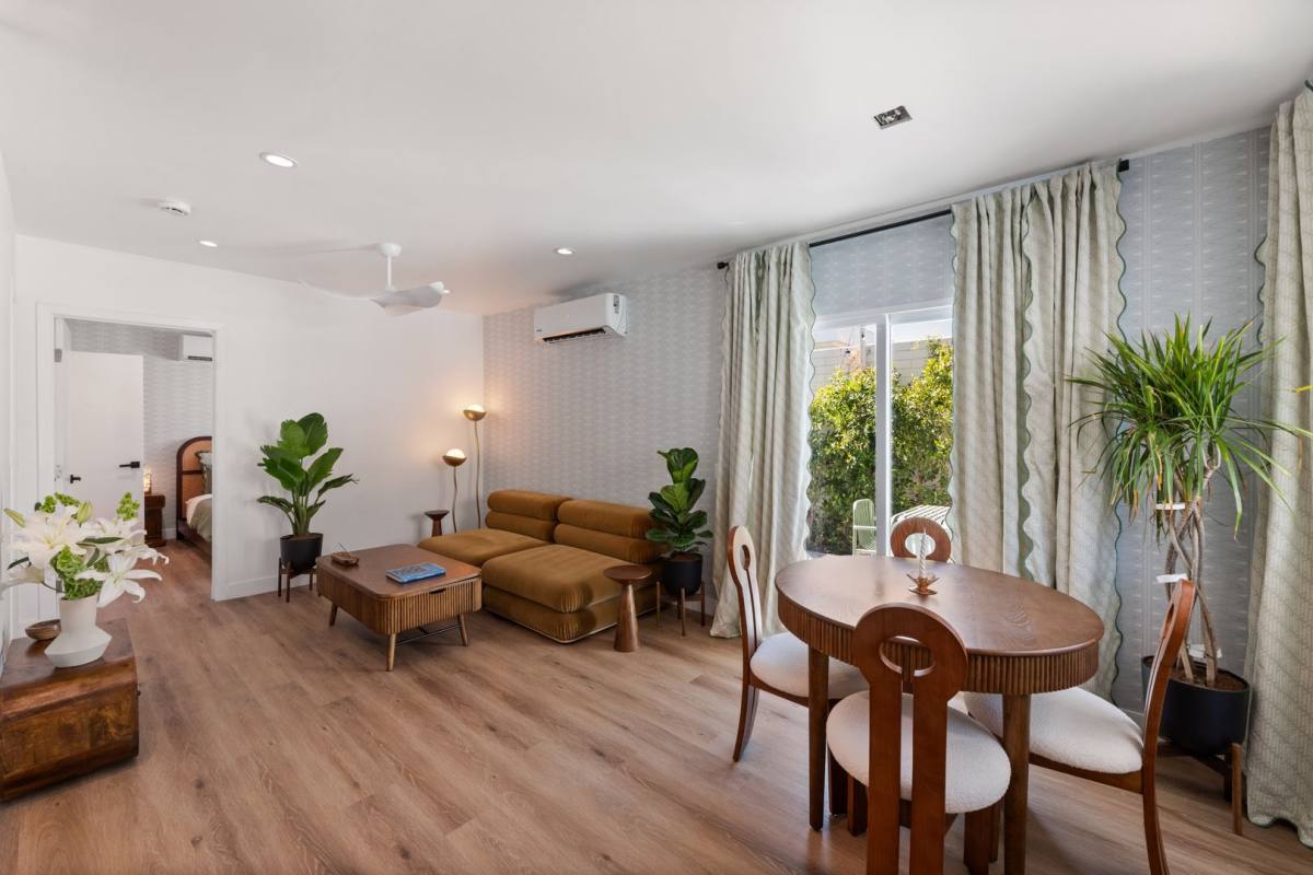 Apartment for rent at 372 S Belardo Rd, Palm Springs, CA 92262