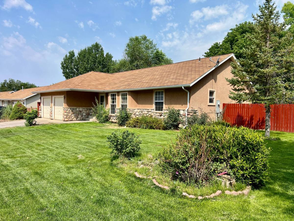 House for rent at 282 S Golden Dr, Silt, CO 81652