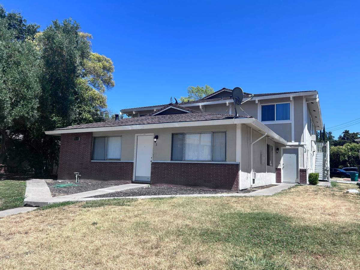Apartment for rent at 926 Carro Dr, Sacramento, CA 95825