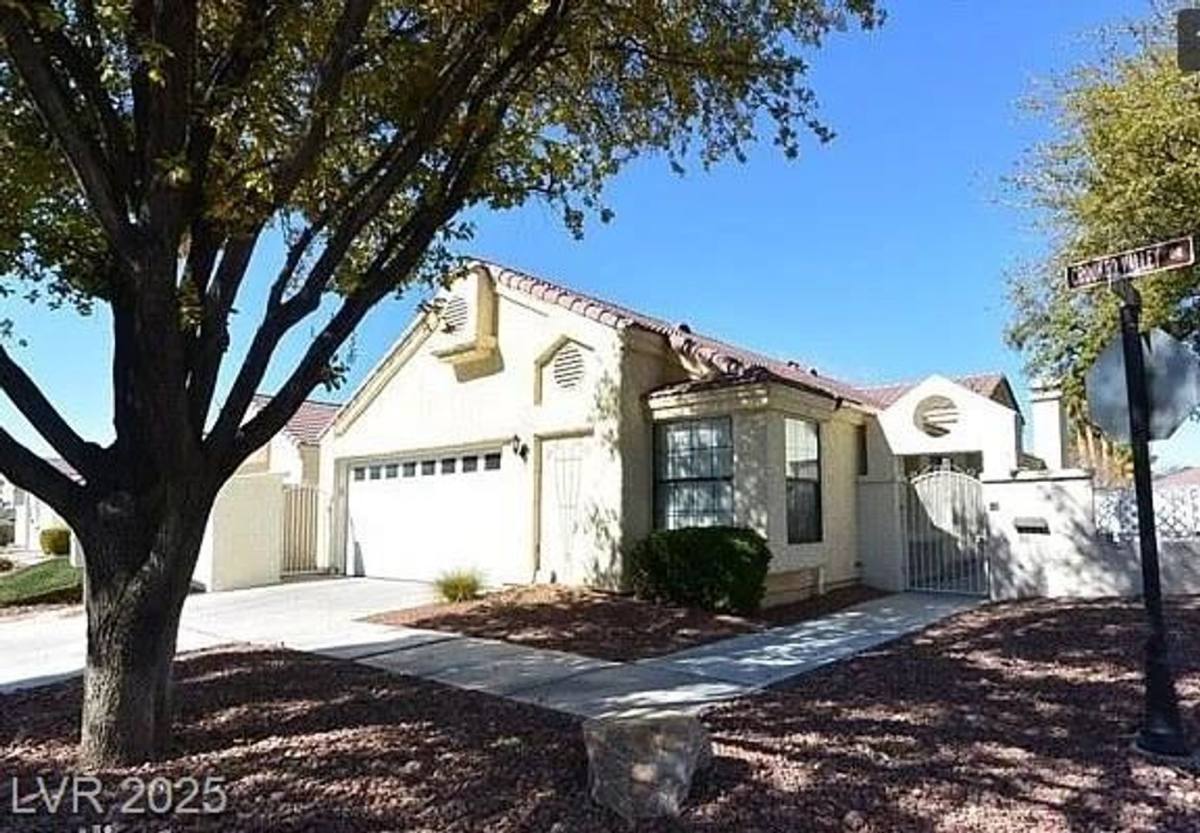 House for rent at 5257 Crooked Valley Dr, Las Vegas, NV 89149