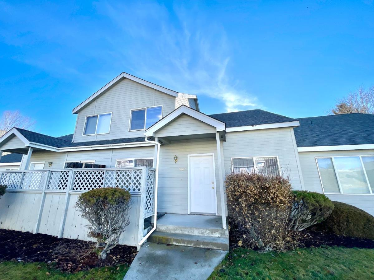Apartment for rent at 5440-5442-5444-5446 N Hills Dr, Klamath Falls, OR 97603