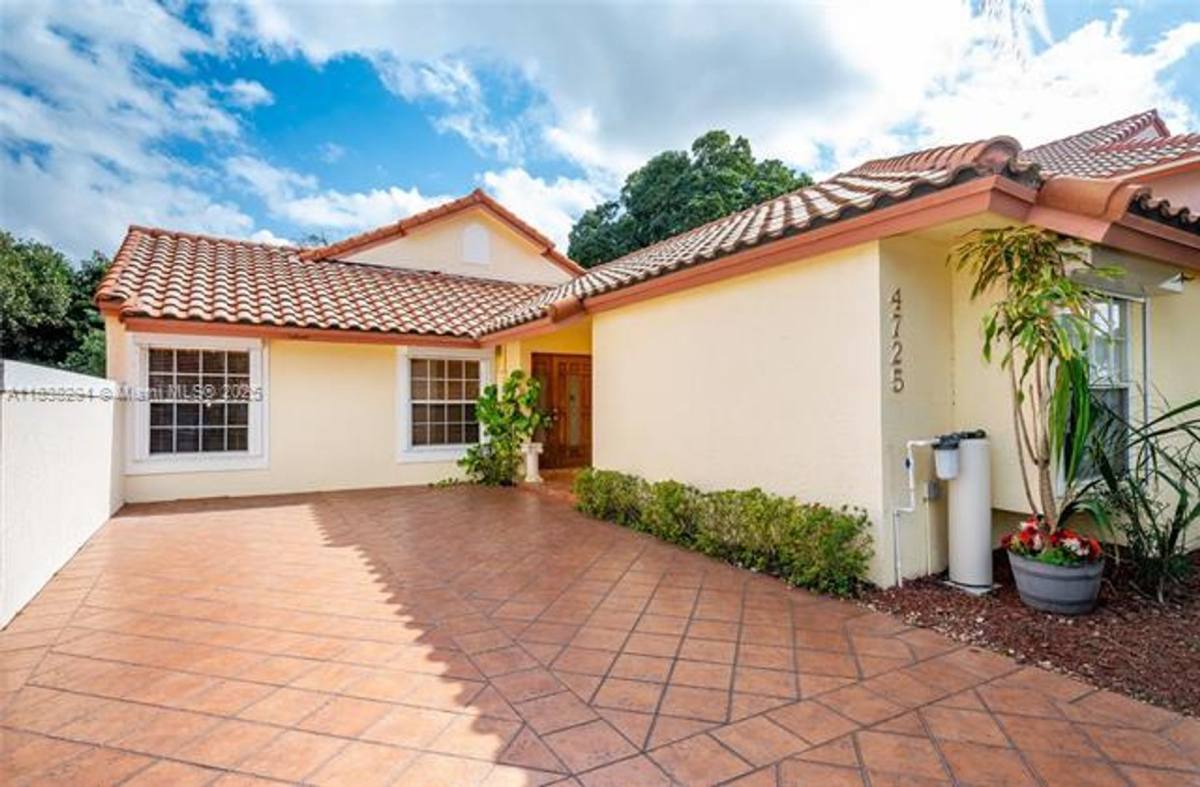 House for rent at 4725 NW 103rd Court, Miami, FL 33178