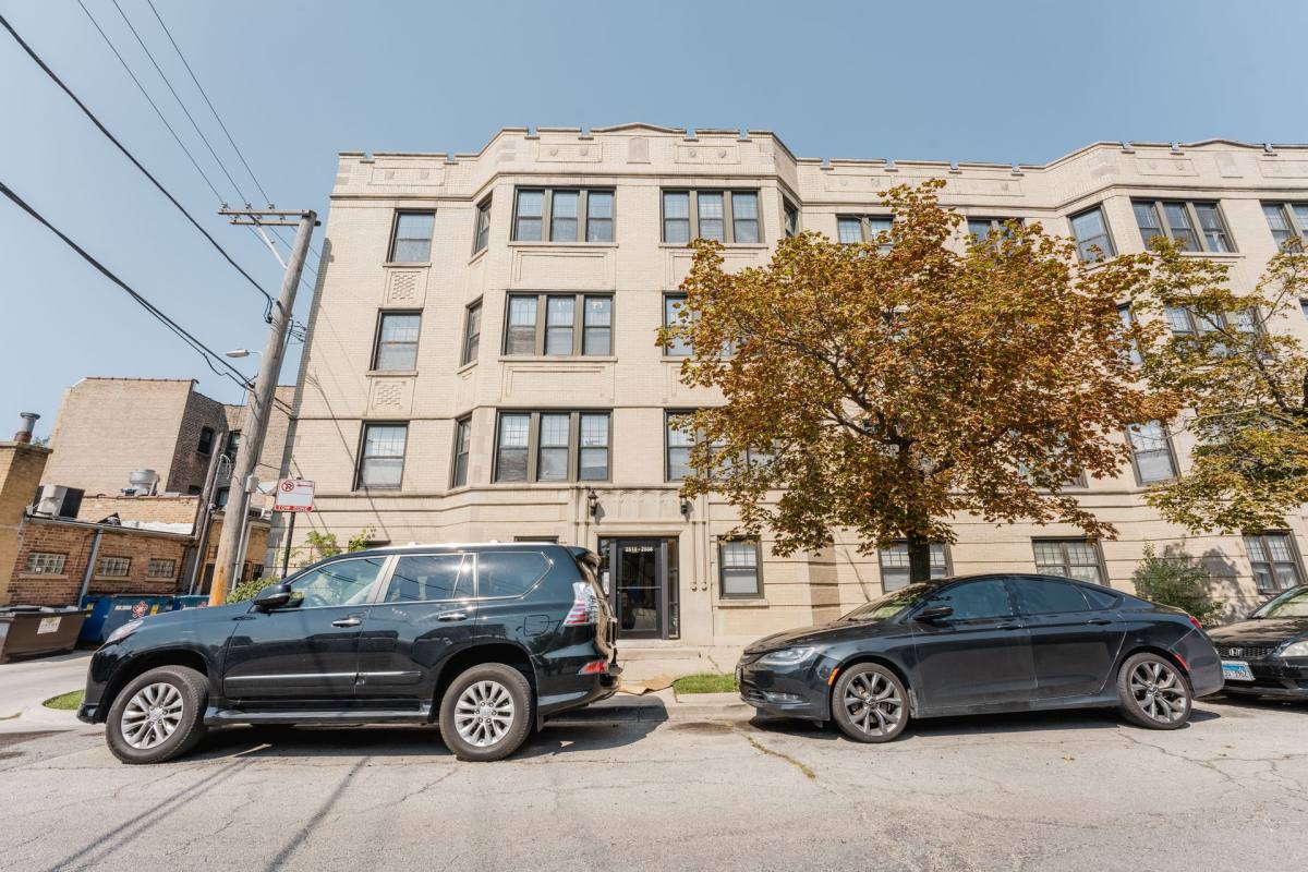 Condo for rent at 2502 W Catalpa, Chicago, IL 60625