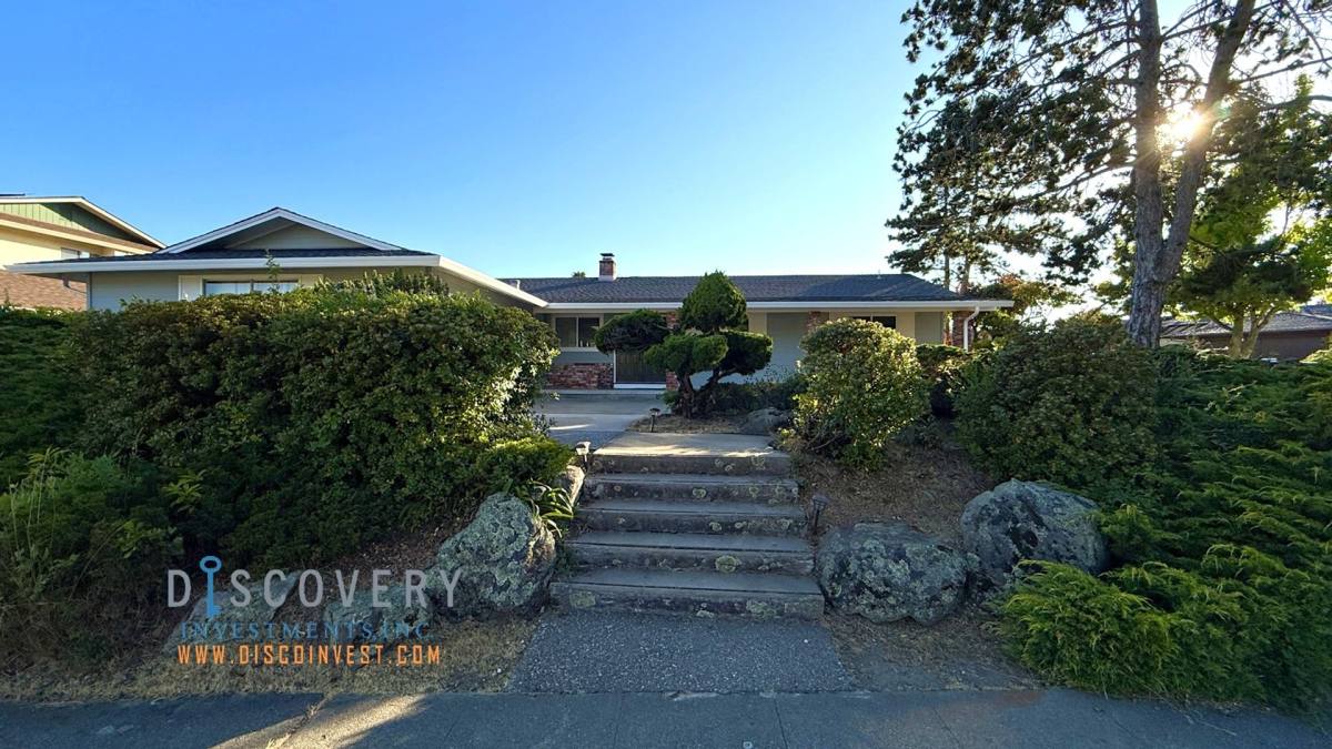 House for rent at 7951 Hansom Dr, Oakland, CA 94605
