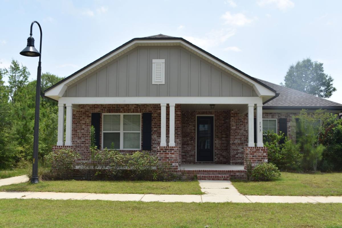 House for rent at 177 Oaktree Blvd, Freeport, FL 32439