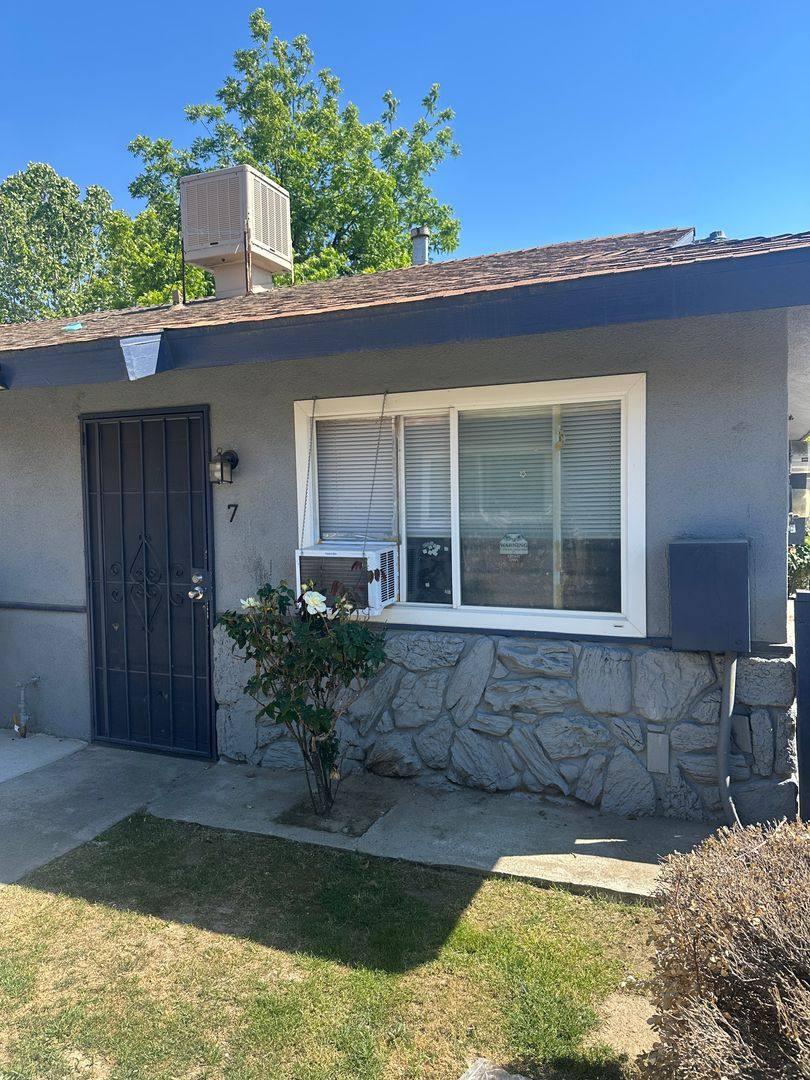 Apartment for rent at 600 S Real Rd, Bakersfield, CA 93309