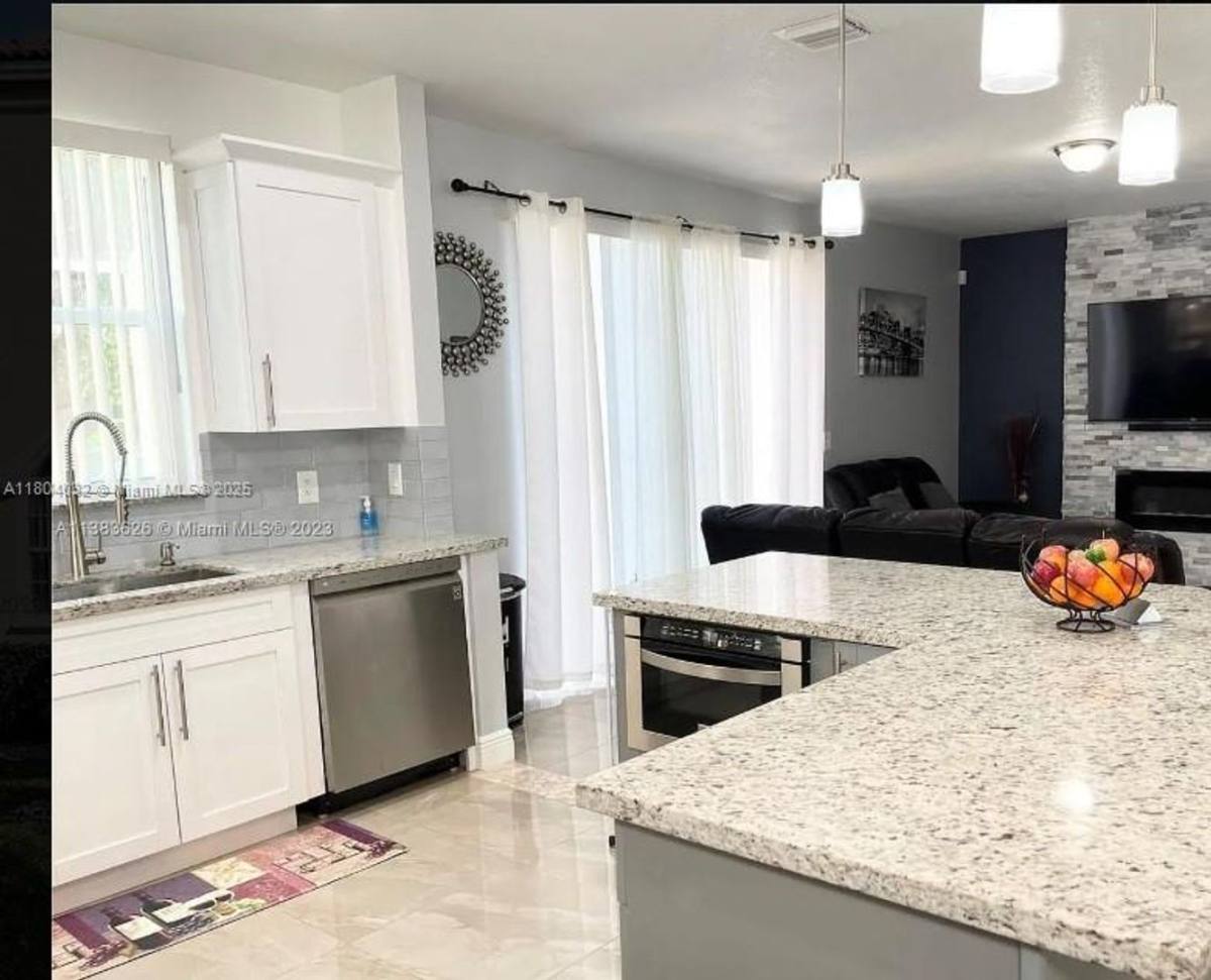 House for rent at 409 NW 87th Lane, Coral Springs, FL 33071