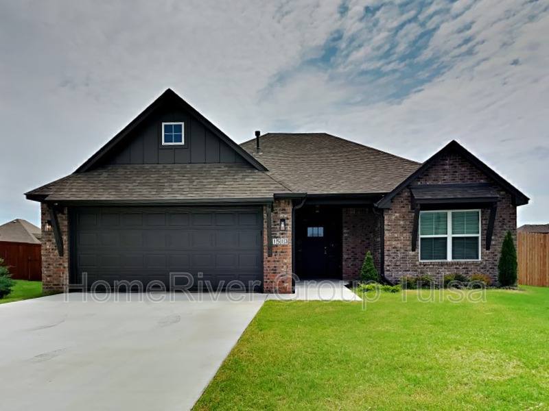 House for rent at 1513 E Atlanta St, Broken Arrow, OK 74012