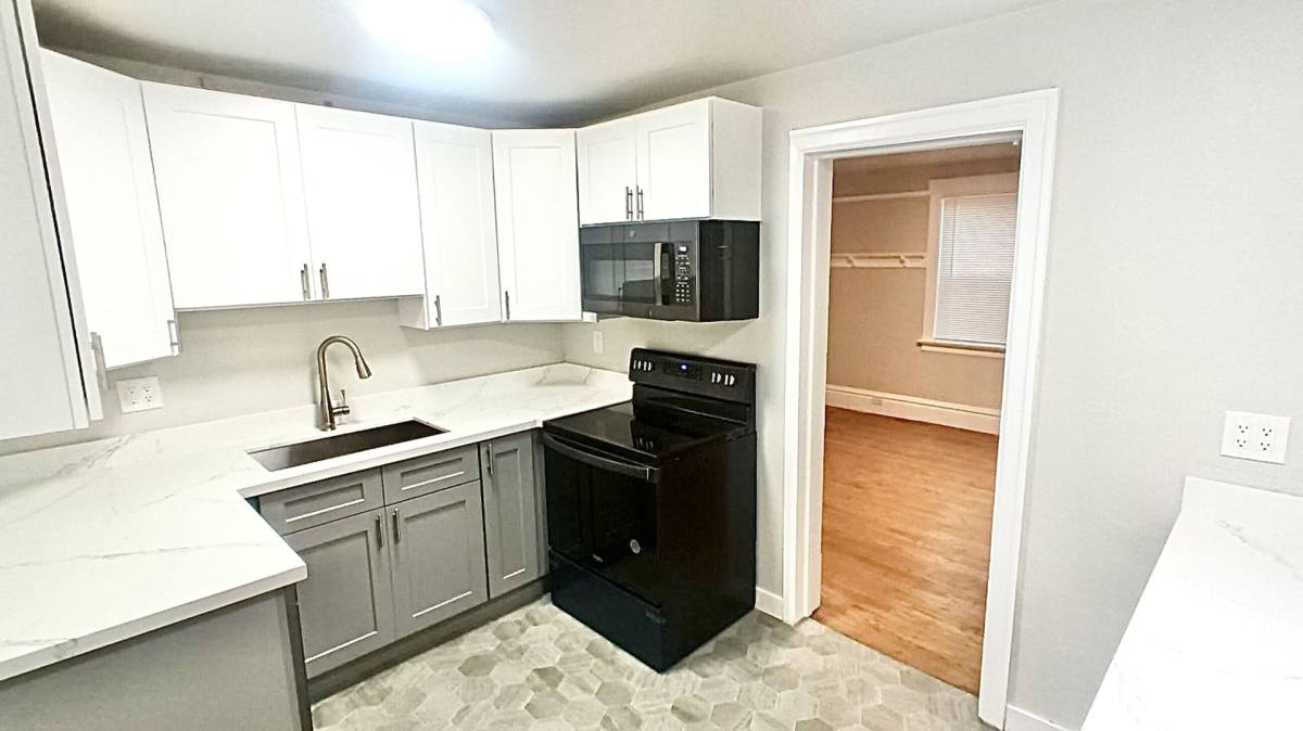 Apartment for rent at 4 & 10 W Garfield St, Seattle, WA 98119
